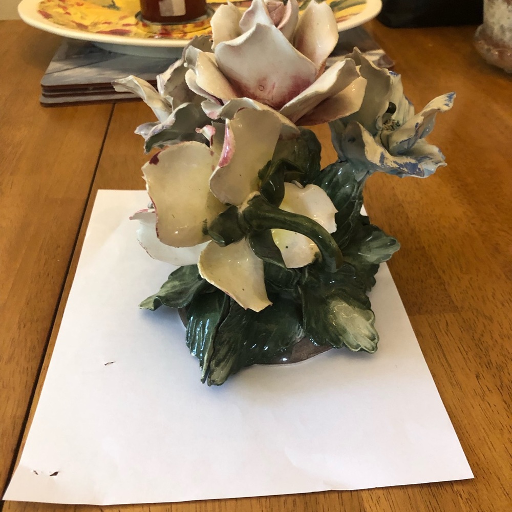 Capodimonte Roses - Picture 3 of 5